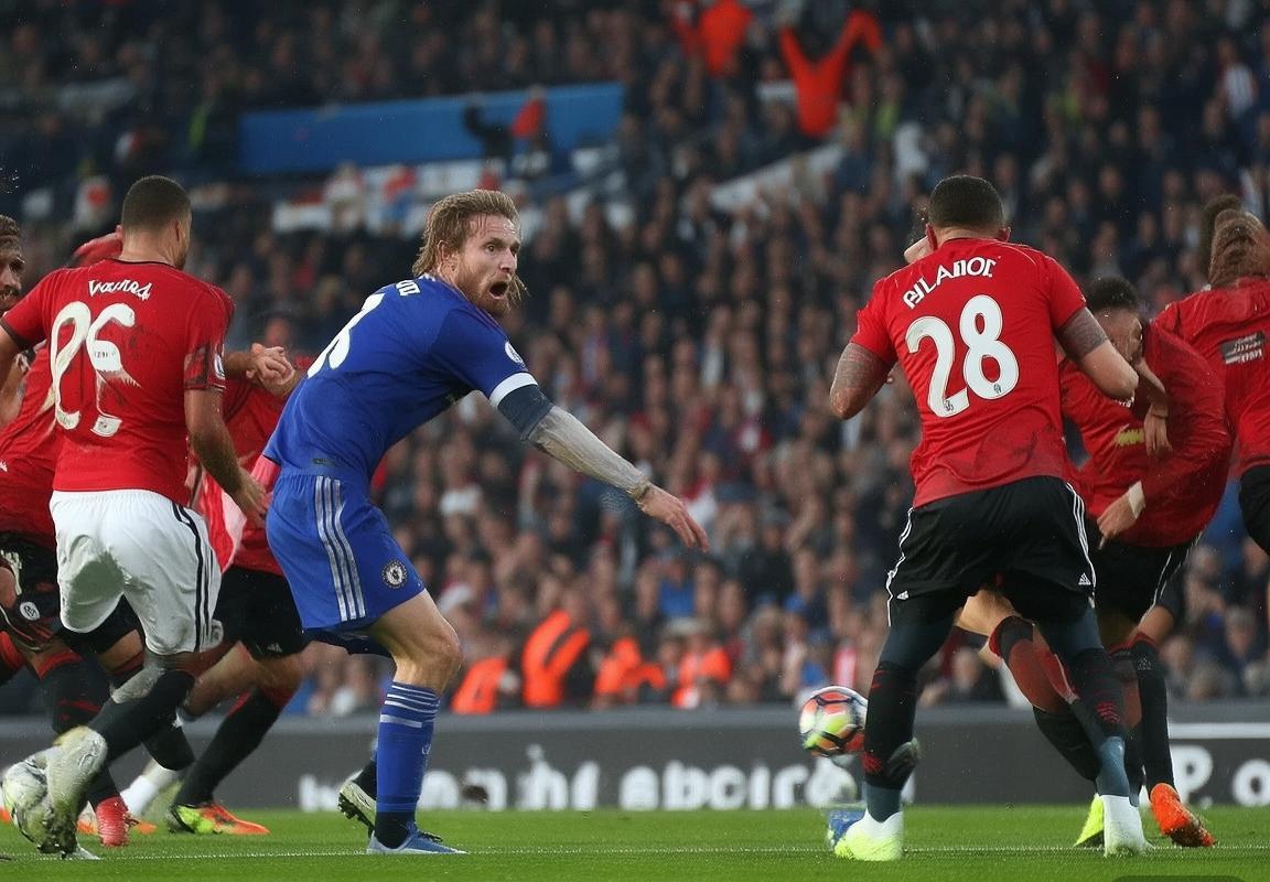 2018英超巅峰对决：切尔西曼联经典战役回顾(图2)