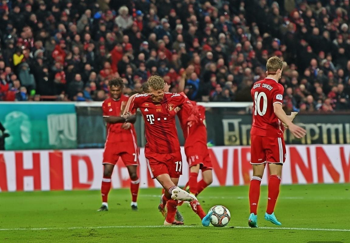 拜仁利物浦对决：战术对决与未来战术分析(图3)