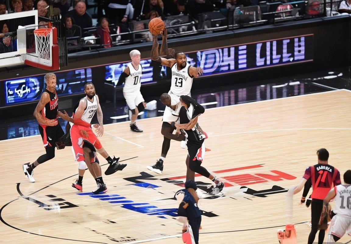 2021NBA常规赛焦点战：篮网快船替补发力，角色球员成胜负关键(图1)